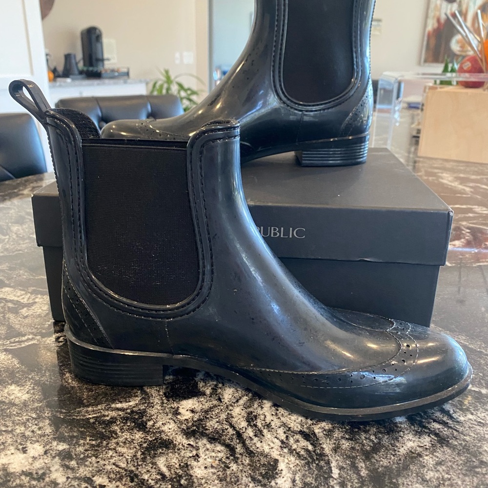 Banana republic, black, bootie riding boot, rubber. Size 9.